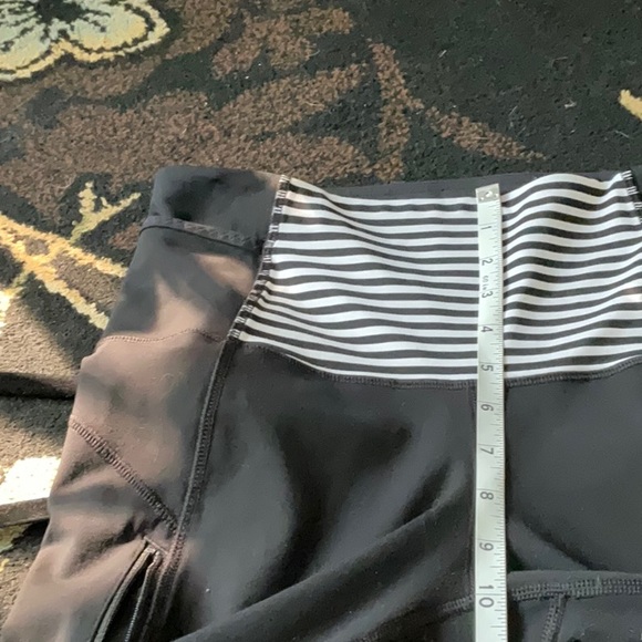 Lululemon Run: Ice Queen Pant. Size 6. - Picture 10 of 12